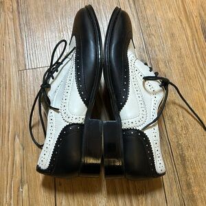 Wanted Women’s Wing Tip Shoes Black/White Size 7.5